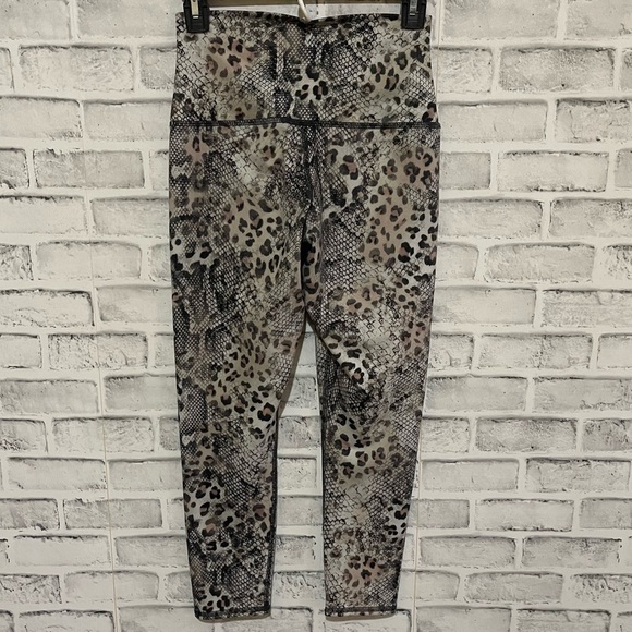 Women’s Evolution and Creation animal print high waist cropped leggings Small - Picture 2 of 4